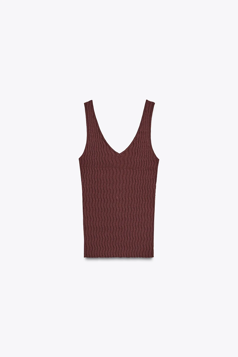 STRUCTURED KNIT TOP