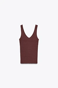 STRUCTURED KNIT TOP