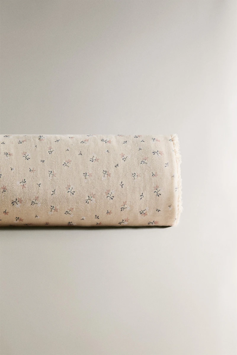 CHILDREN'S BATH TOWEL WITH TULIPS