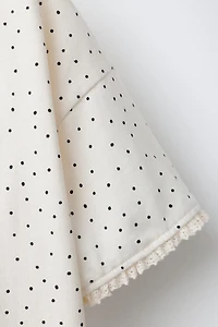 T-SHIRT À POIS ET DENTELLE