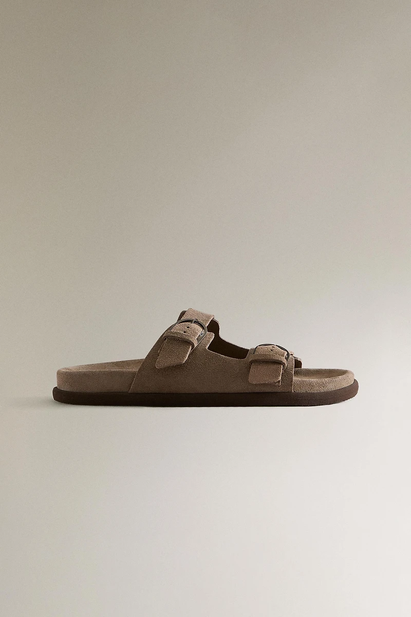 SANDALES PLATES CUIR BOUCLES