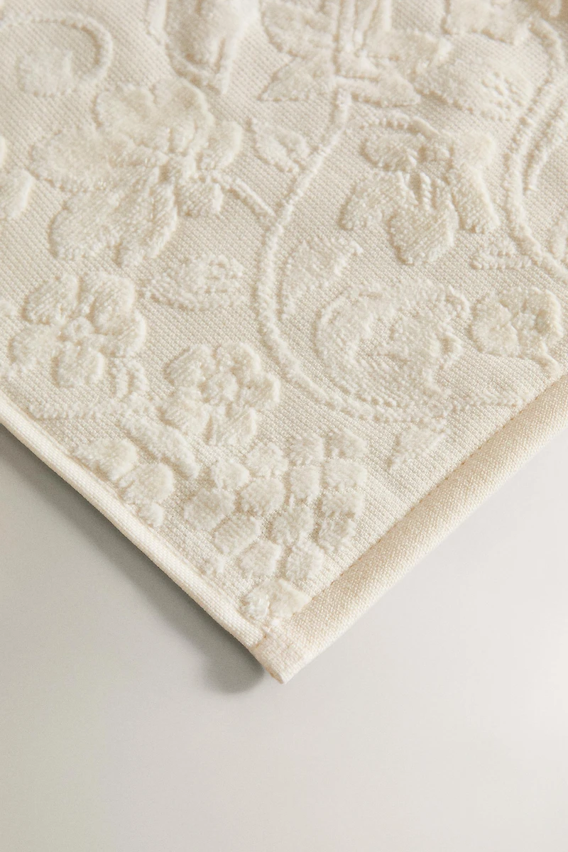 SERVIETTE DE BAIN JACQUARD FLEURS