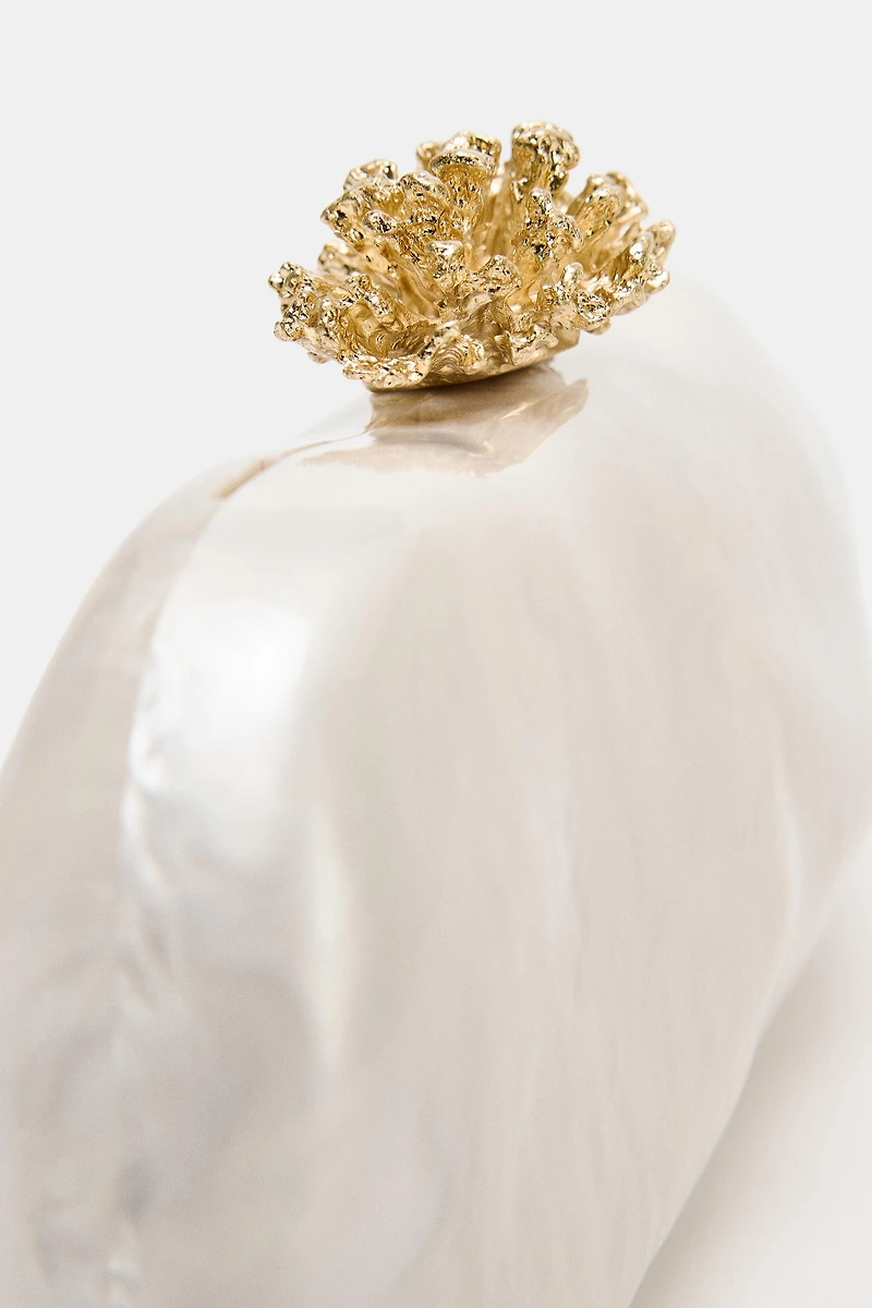 METALLIC DETAIL CLUTCH