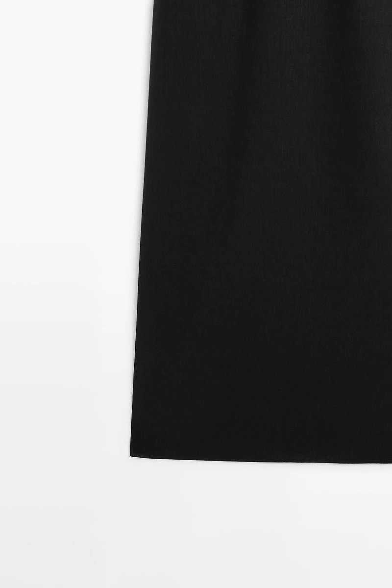 Robe courte à décolleté rond