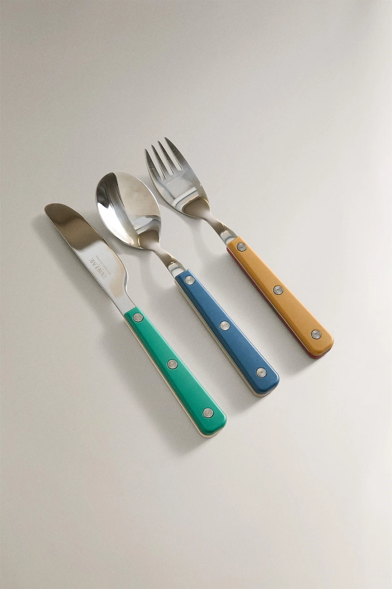 CHILDREN'S COLORED CUTLERY SET