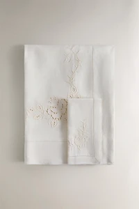 LINEN TABLECLOTH WITH FLORAL EMBROIDERY AND HEMSTITCHING