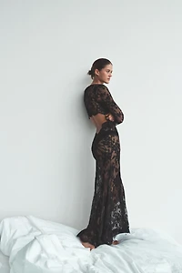 LONG LACE DRESS WITH BACK NECKLINE