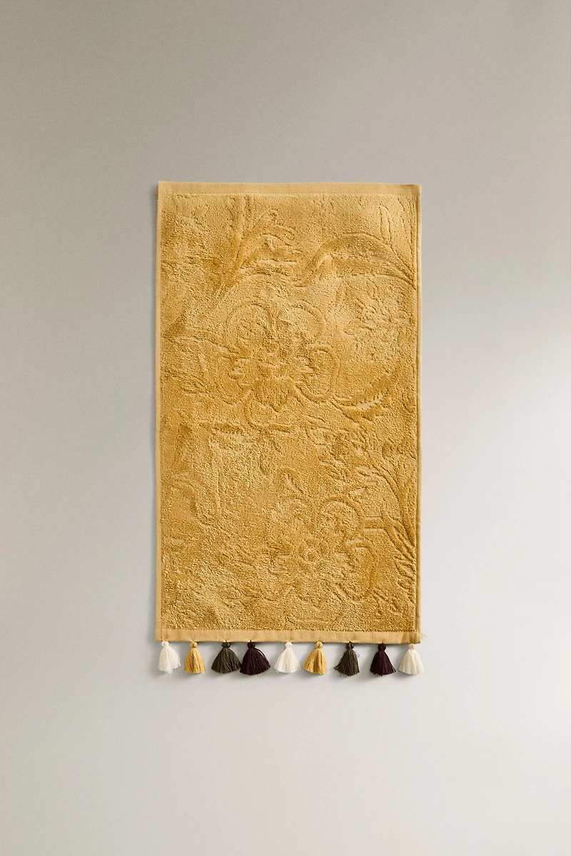 JACQUARD POMPOM BATH TOWEL