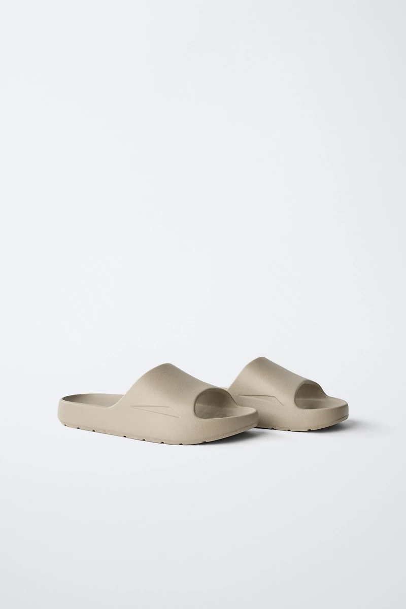 CLAQUETTES DE BAIN
