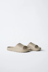 CLAQUETTES DE BAIN
