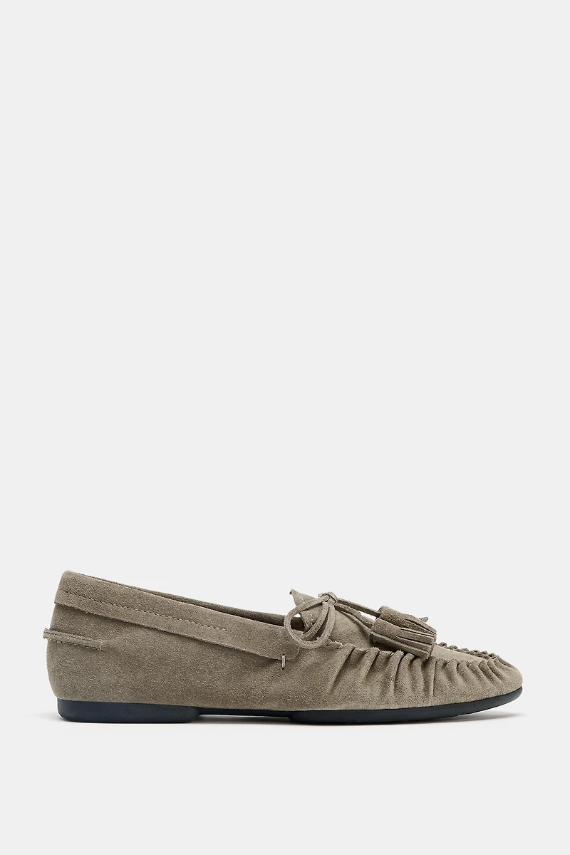 SPLIT LEATHER TASSEL LOAFERS