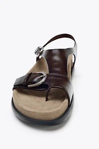 FLAT LEATHER SANDALS