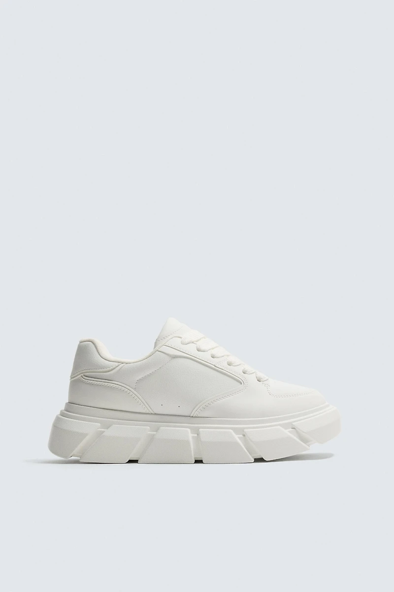CHUNKY SOLE SNEAKERS