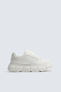 CHUNKY SOLE SNEAKERS