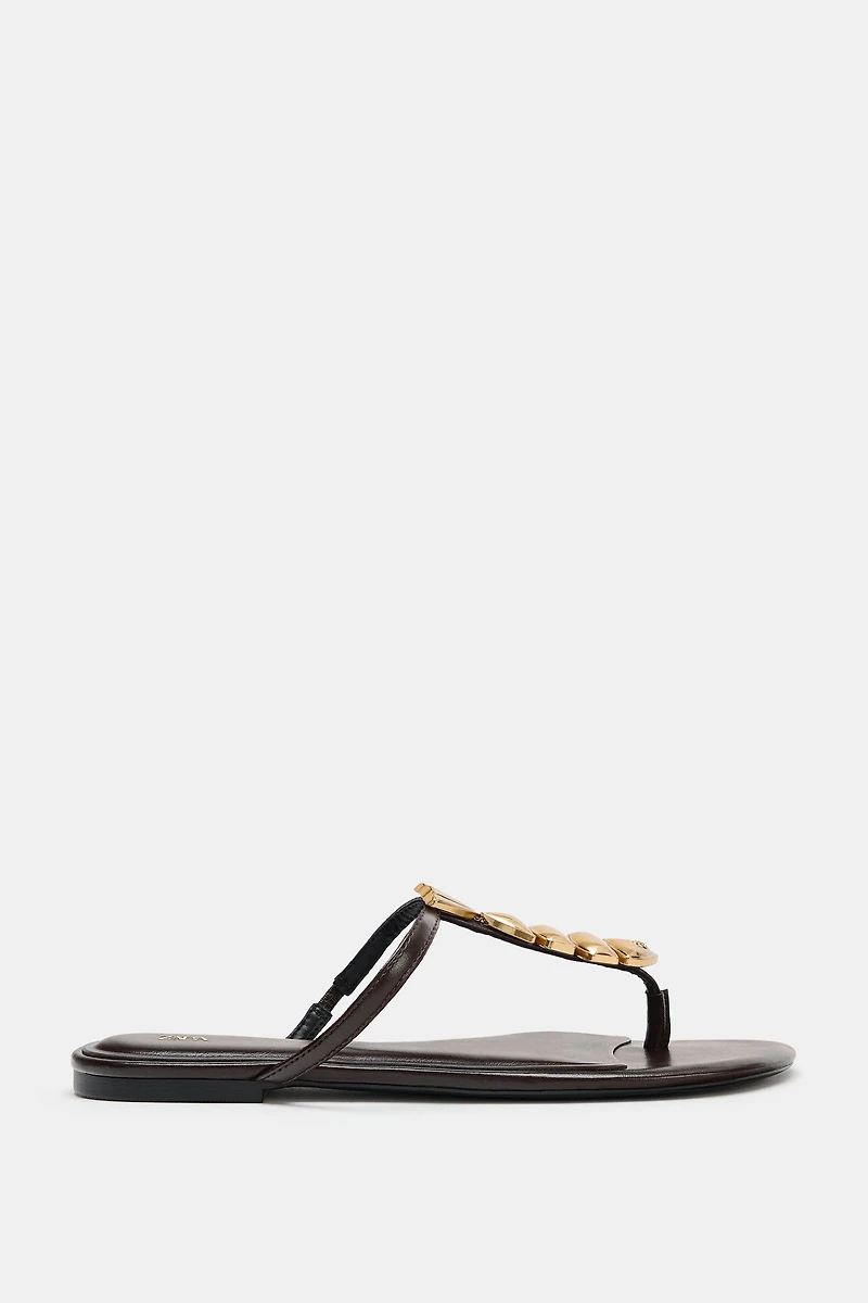 FISH APPLIQUÉ FLAT SANDALS