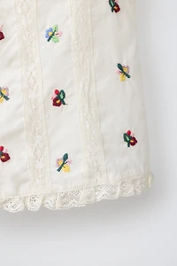 EMBROIDERED LACE BLOUSE