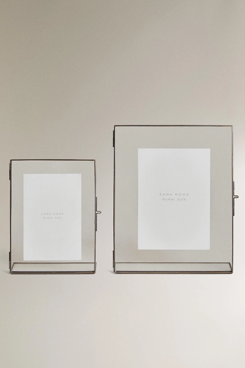 RECTANGULAR STRUCTURE PICTURE FRAME