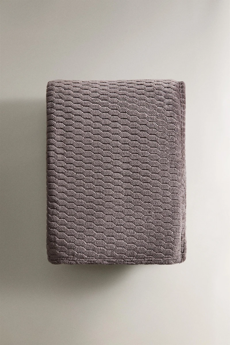 DIAMOND FLEECE BLANKET