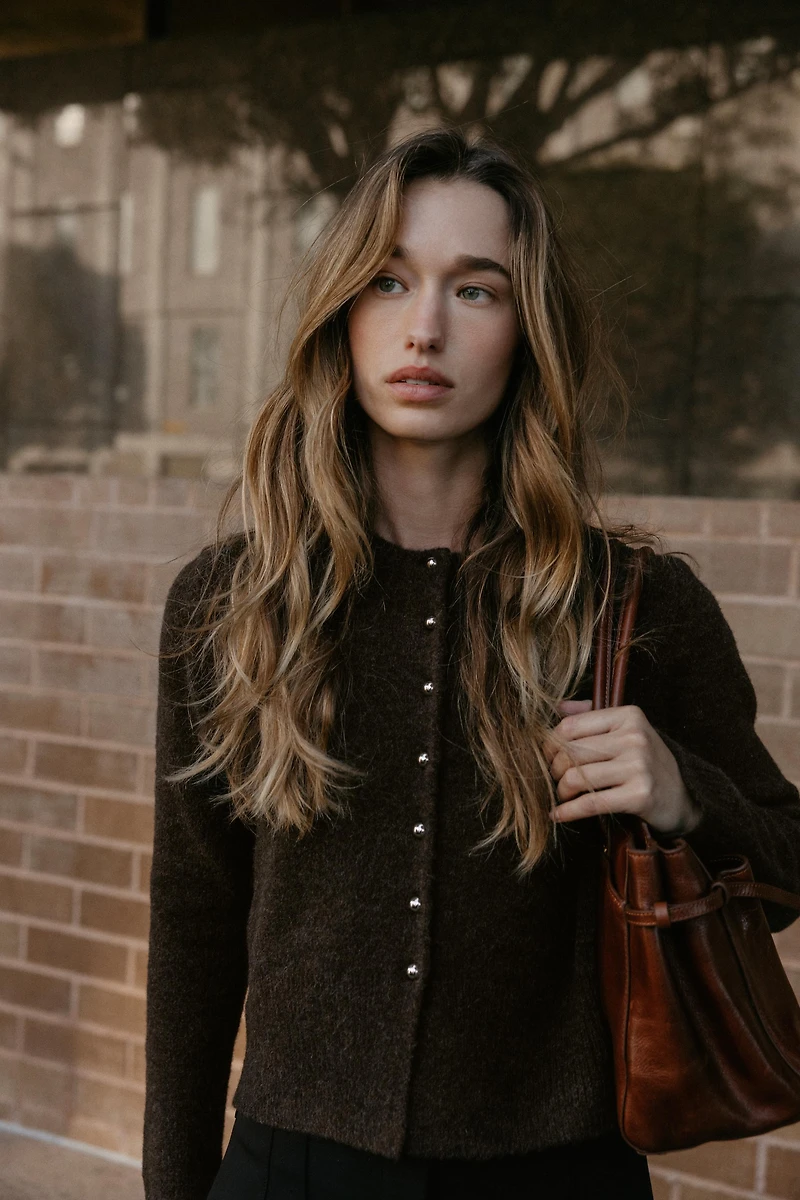 GILET EN MAILLE AVEC BOUTONS BOULES