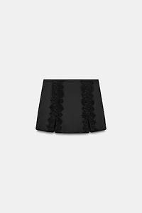 LACE VENTED SKORT