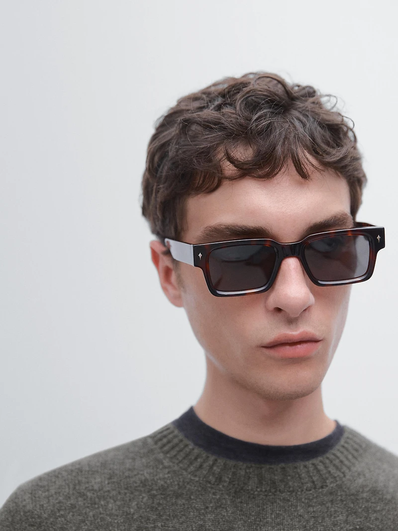 100% cashmere knit sweater