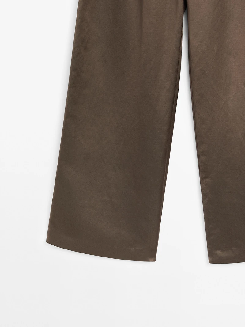 Double dart trousers