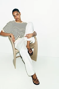 FLAT STRAPPY SANDALS