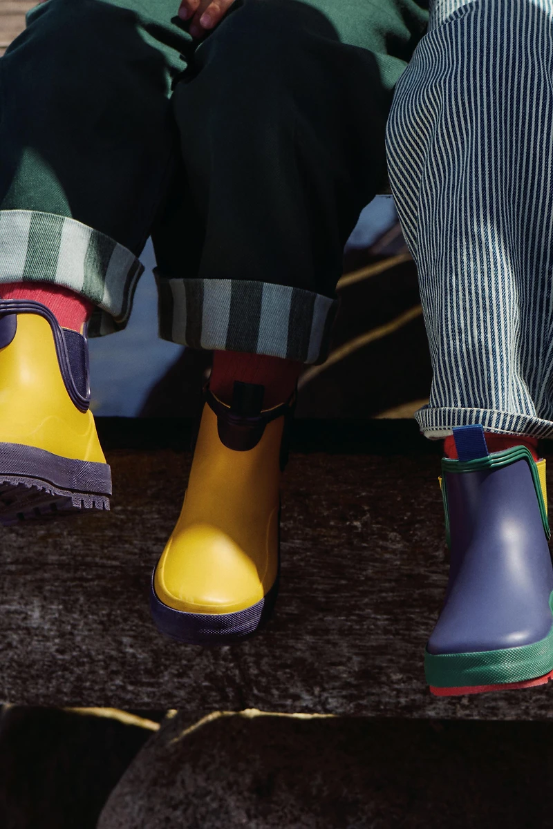 CHELSEA RAIN BOOTS