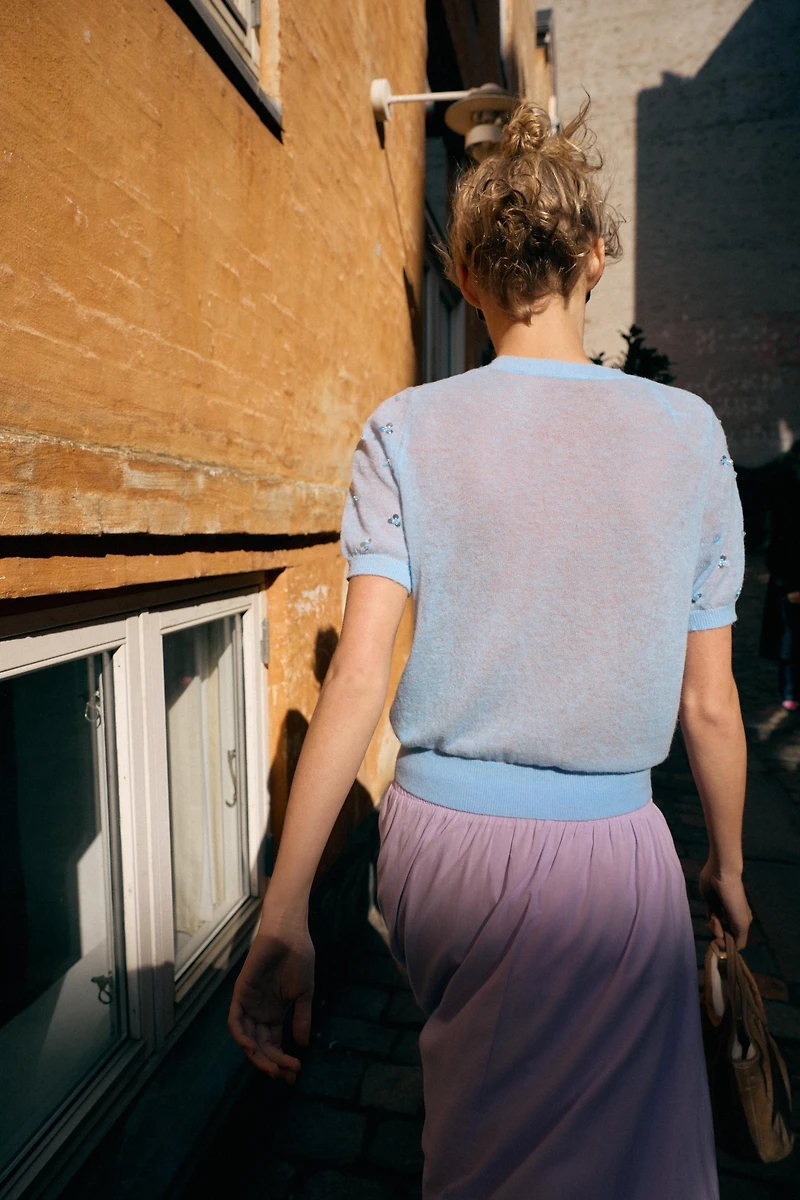 SHORT SLEEVE SEQUIN KNIT TOP