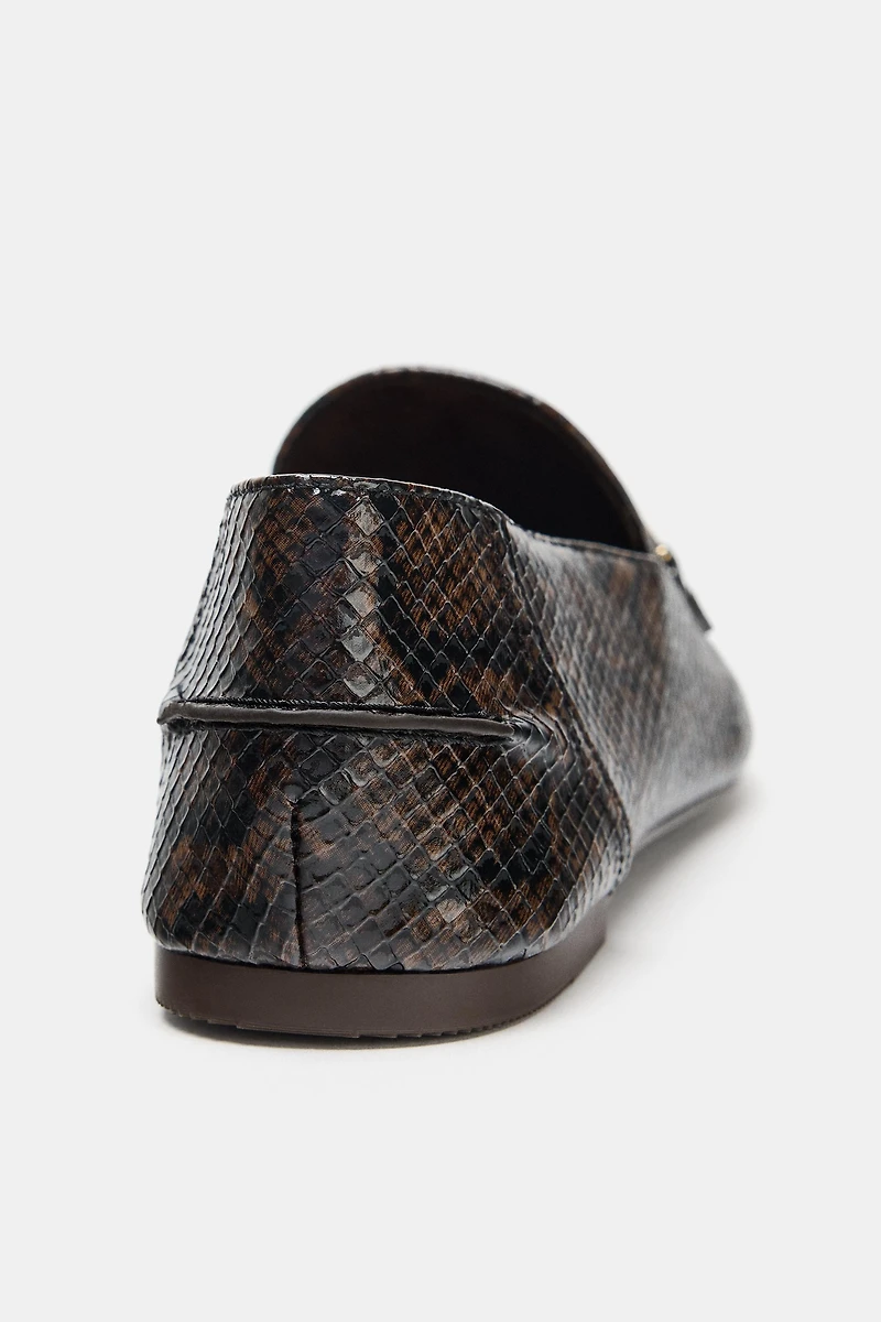 EMBOSSED BUCKLE LOAFERS