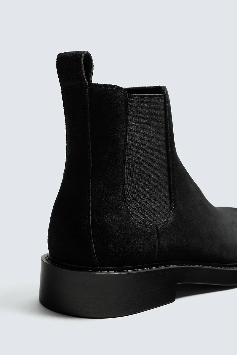 LEATHER CHELSEA BOOTS