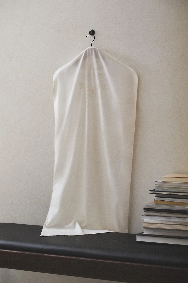 EMBROIDERED COTTON GARMENT BAG