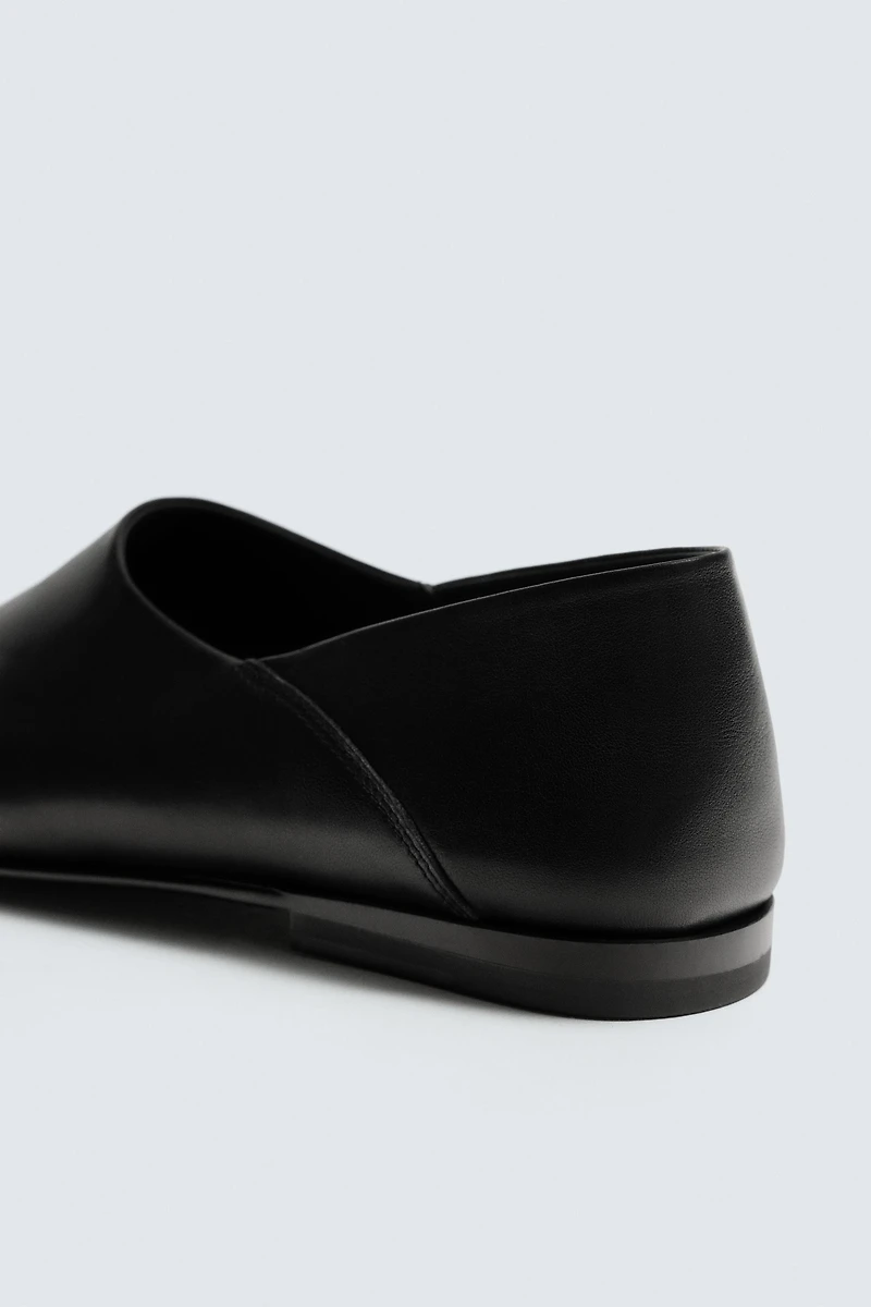LEATHER LOAFERS