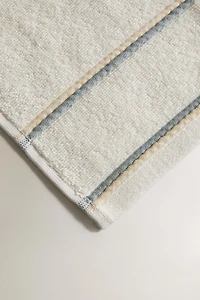 BATH TOWEL WITH DOUBLE CONTRAST PIPING