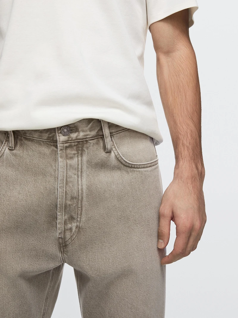Straight-leg jeans