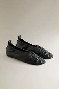 PLEATED LEATHER BALLET FLATS