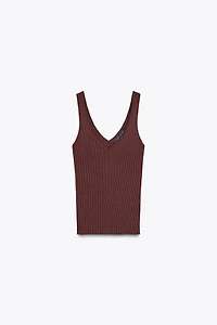 STRUCTURED KNIT TOP