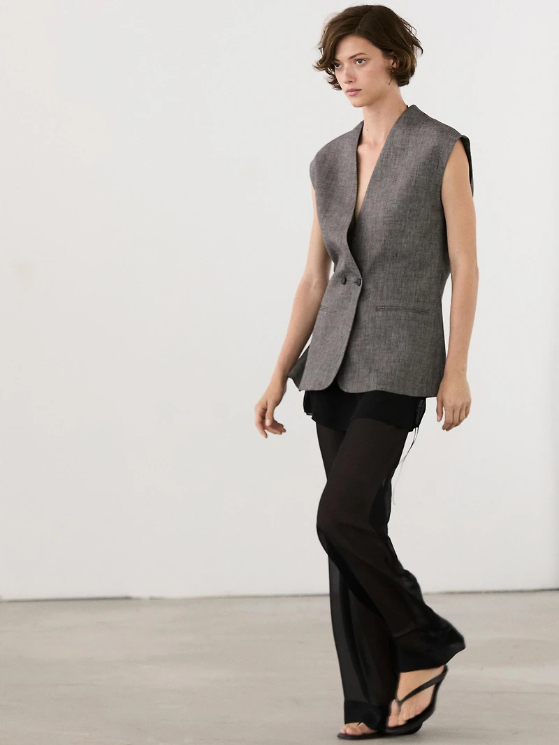 Linen waistcoat with structured shoulders