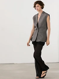 Linen waistcoat with structured shoulders