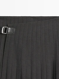 Pleated midi skirt with appliqué