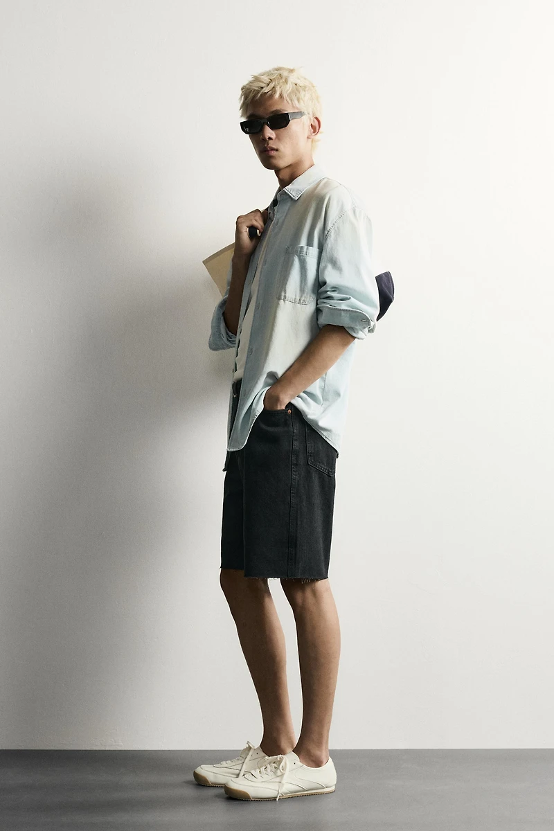 STRAIGHT FIT DENIM SHORTS