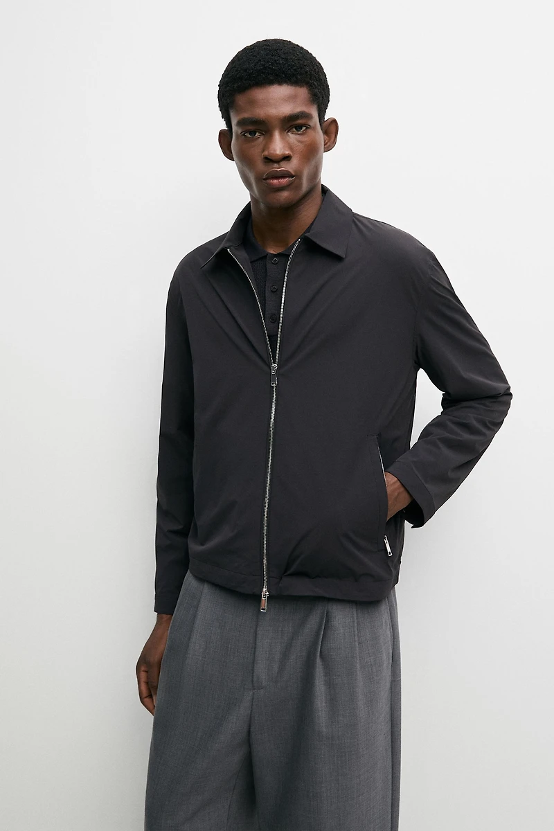 Lightweight short jacket
