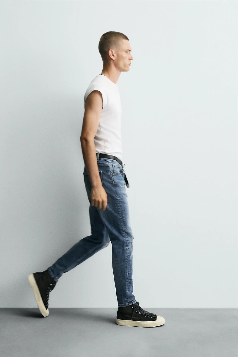 RIPPED SKINNY FIT JEANS