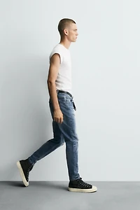 RIPPED SKINNY FIT JEANS