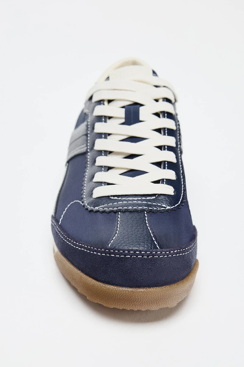 CHARMS ATHLETIC SHOES