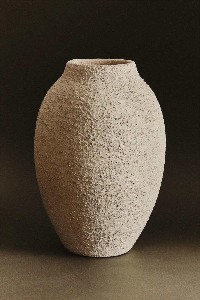 ROUGH-EFFECT CERAMIC VASE