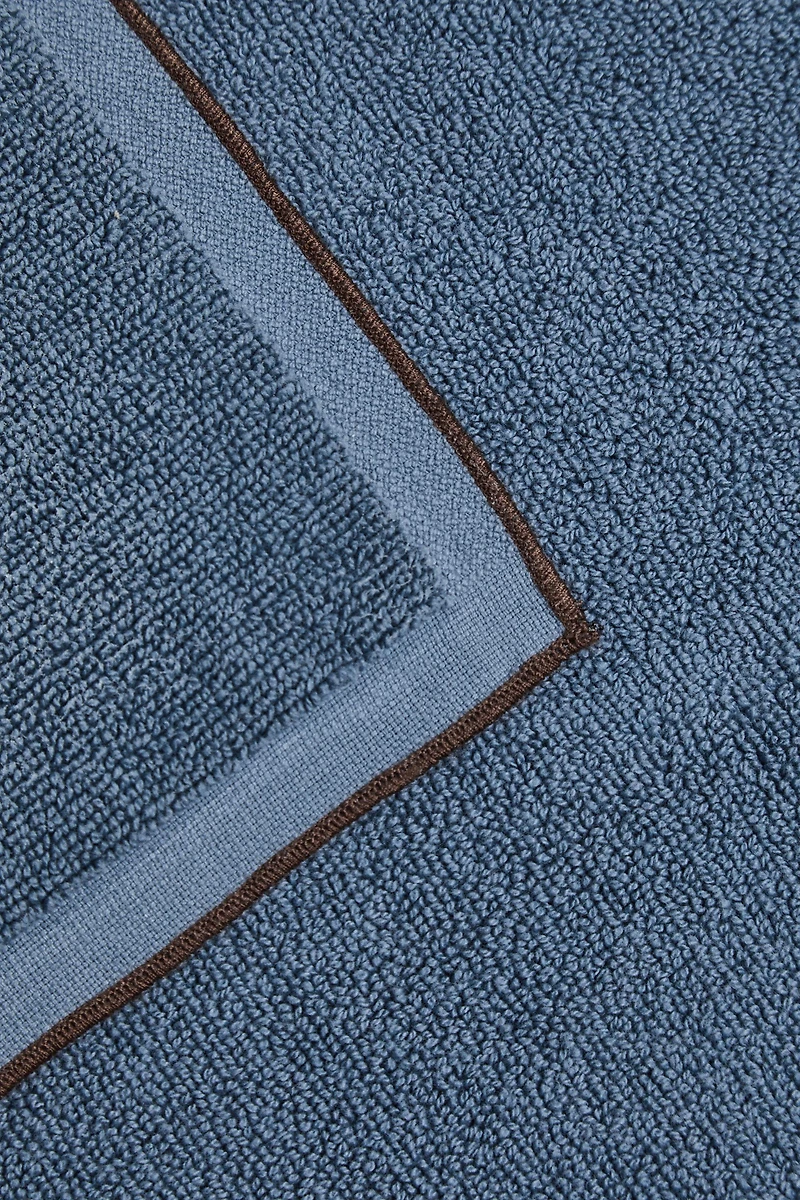 CONTRAST TOPSTITCH BATH MAT