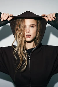 CROPPED HOODIE SWEATSHIRT