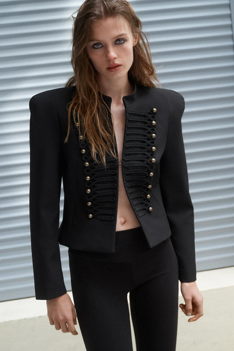 FITTED BLAZER WITH SHOULDER PADS