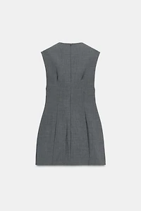 ROBE COURTE DÉCOLLETÉE